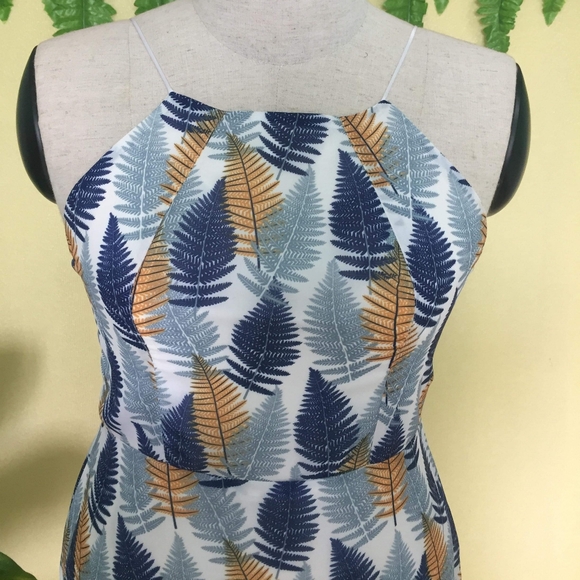 dresses - Picture 2 of 3